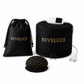 Kit complet REVELUCE comprenant le casque chauffant Reveluce, la charlotte de protection, la télécommande et le sac de rangement.